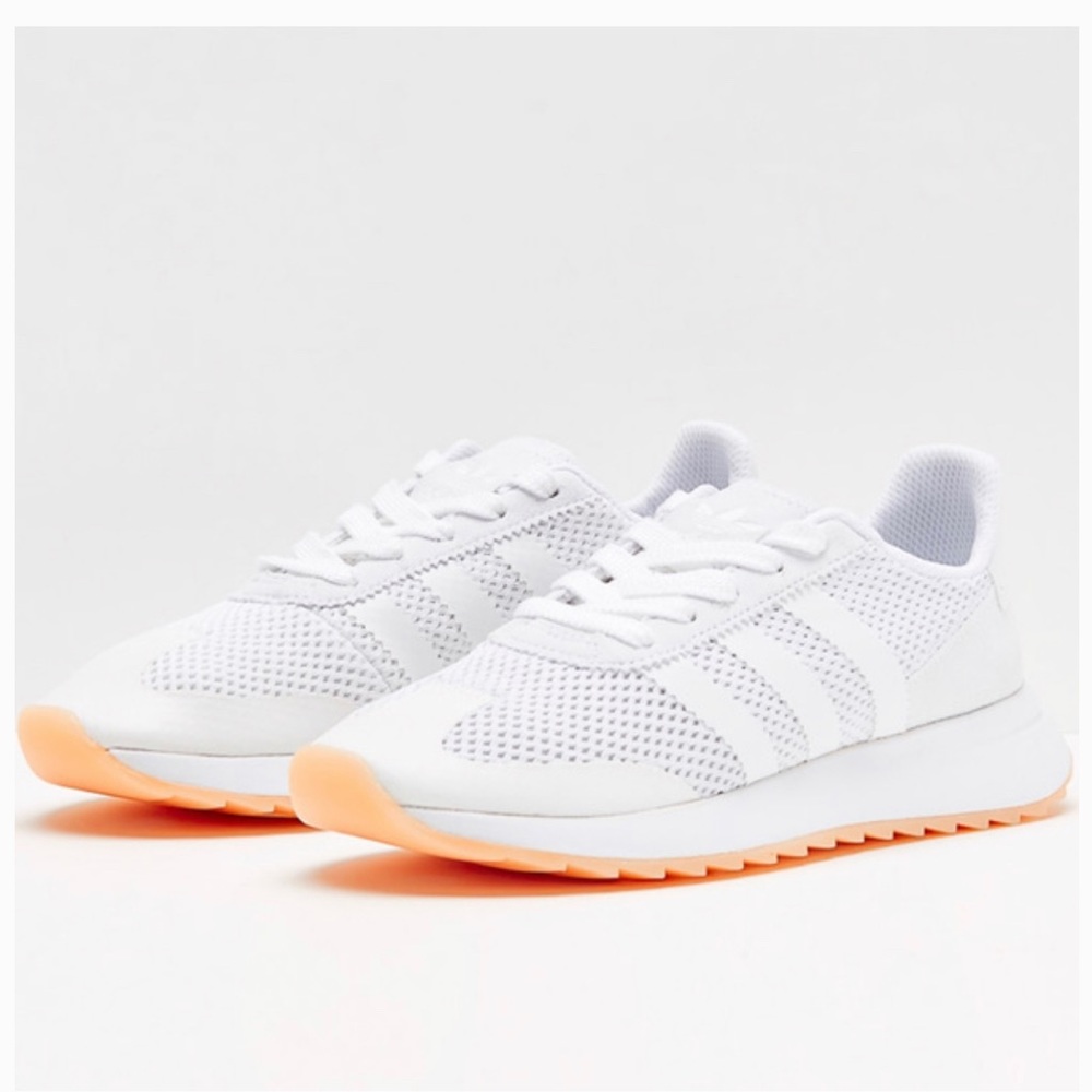 Adidas Flashback White w/gum rubber sole